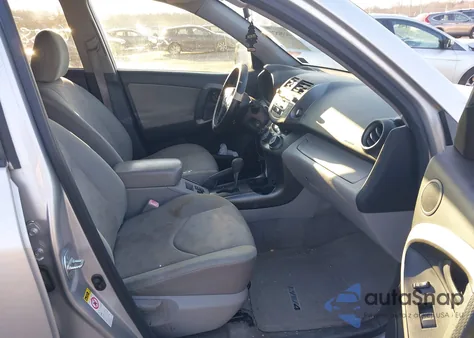 2009 Toyota Rav4 z USA, uszkodzony, nr VIN JTMBF33V09D021050